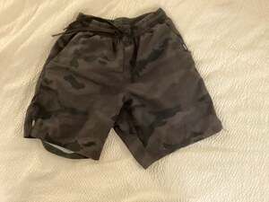 UNRL Stride Performance Shorts Black Camo Size Small
